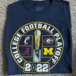 2022 College Football Playoff t shirt men’s size medium
